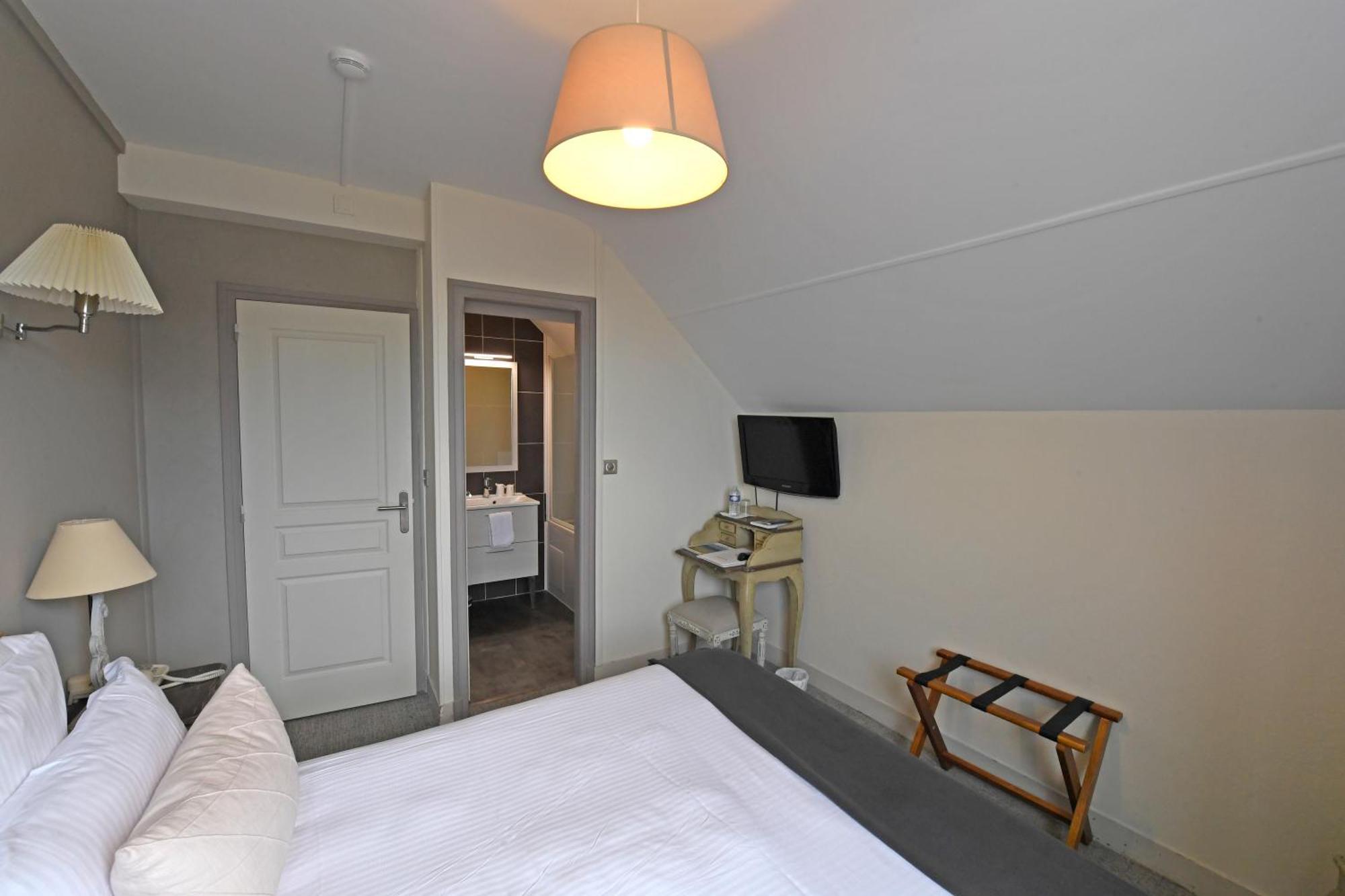 Cit'Hotel La Villa Julia Agon-Coutainville Eksteriør bilde