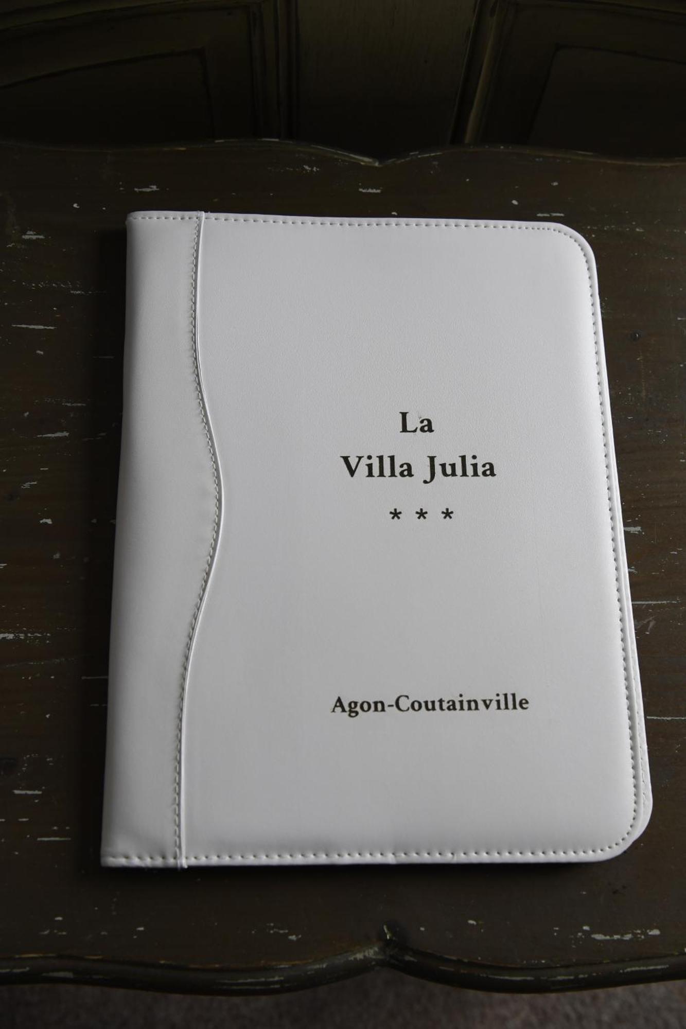 Cit'Hotel La Villa Julia Agon-Coutainville Eksteriør bilde